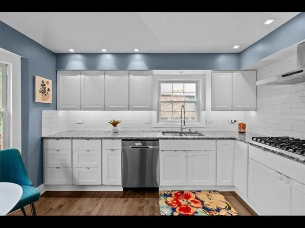8010 W 98th Ter, Overland Park, KS 66212