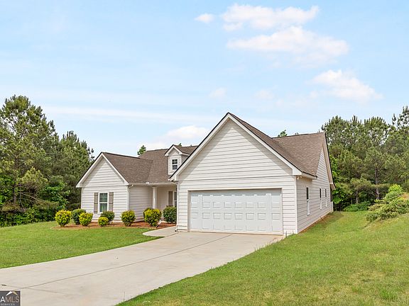 2nd image of 370 Springwater Way