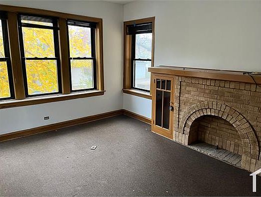 1st image of 4038 W Ainslie St Unit 2