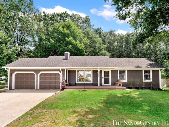 17908 Shore Acres Rd, Grand Haven, MI 49417