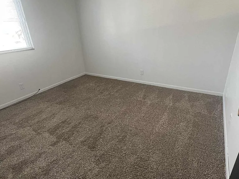 1210 SE Belmont Drive — Photo 7