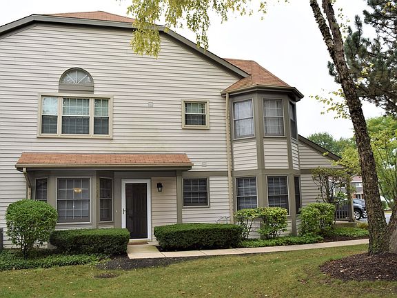 3rd image of 3166 N Carriageway Dr