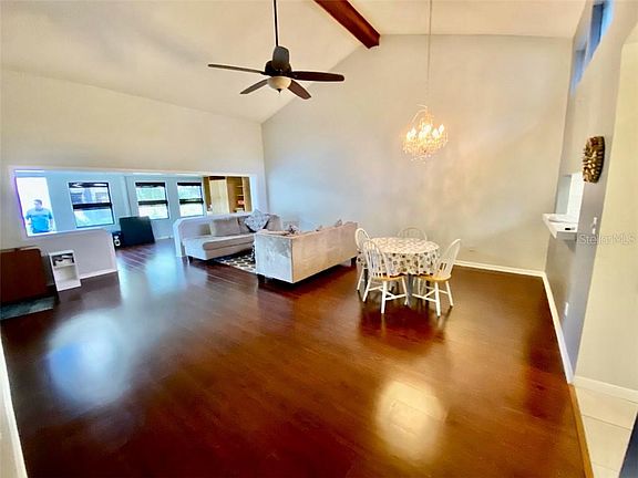 3rd image of 632 Woodridge Dr #632