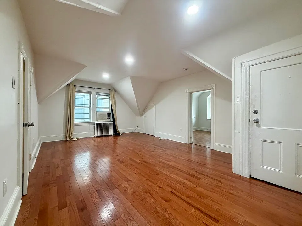 14 E 42nd St #3