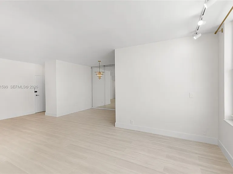 4747 Collins Ave #709 — Photo 17