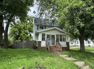 1330 C St SW, Cedar Rapids, IA 52404