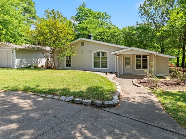 198 Lake Dr, Enchanted Oaks, TX 75156