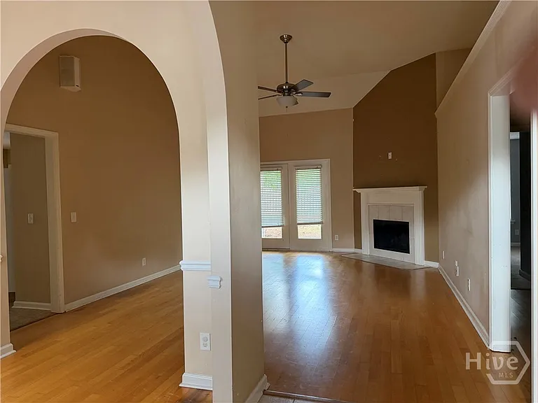 275 Silver Brook Cir — Photo 3