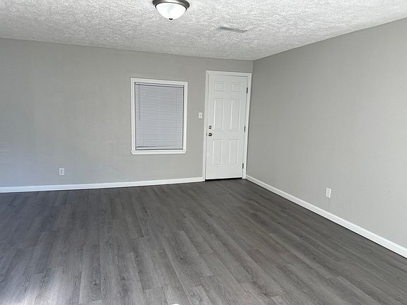 3rd image of 51 Marlow Dr #L