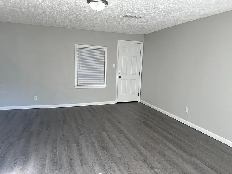 51 Marlow Dr #L — Photo 3