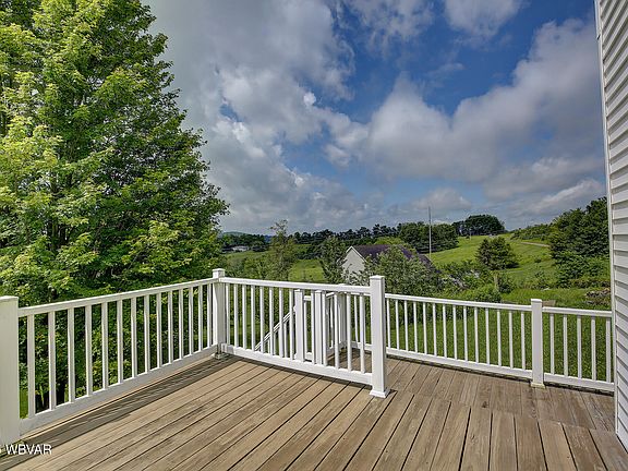 3rd image of 229 Irion Dr