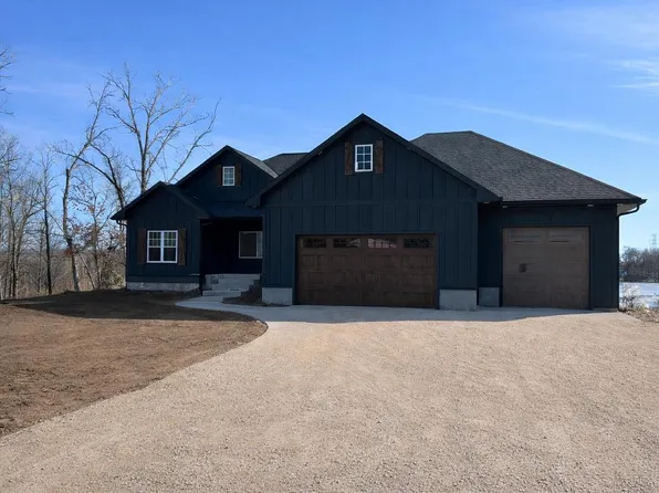 W647 Oak Shore Drive, Fall River, WI 53932