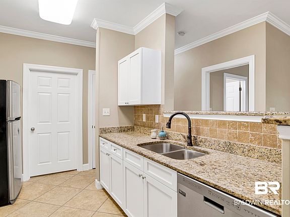 3rd image of 450 Park Ave APT 202