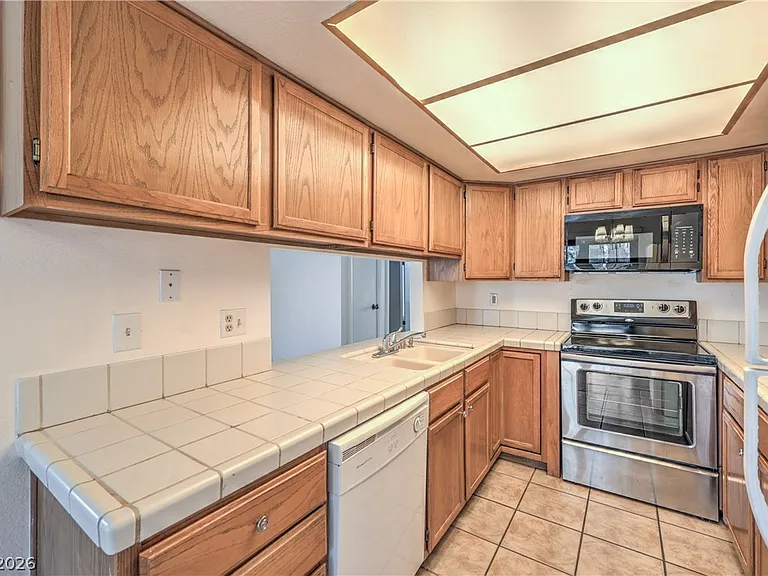 5068 Jeffreys St #202 — Photo 10