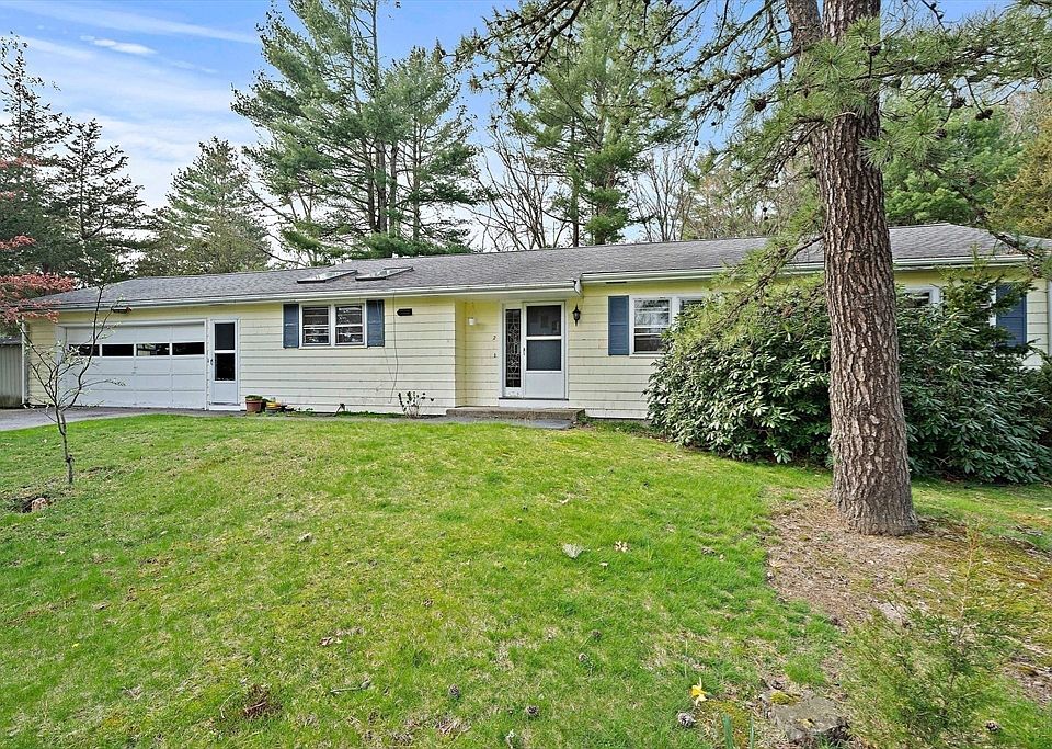 1st image of 2 Briarwood Dr