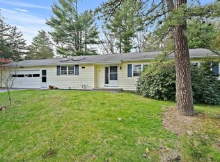 2 Briarwood Dr, Westwood, MA 02090