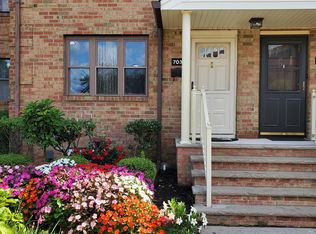 703 Sharon Ct, Woodbridge, NJ 07095