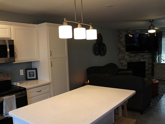 3rd image of 4901 E Kelton Ln Unit 1013