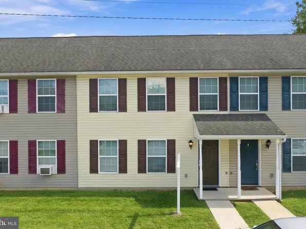 143 S Seneca St, Shippensburg, PA 17257