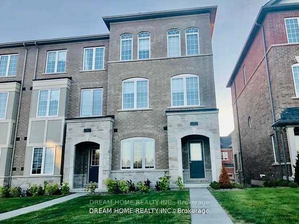 7 Heswall Ln, Newmarket, ON L3Y 0E1