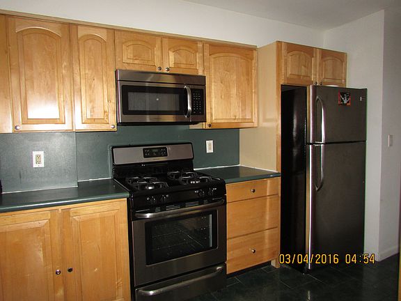 5th image of 110 Belfast Ave