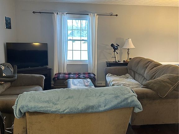 3rd image of 80 Ridgecrest Dr