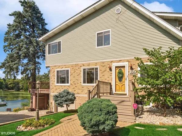 206 Island Dr, Island Lake, IL 60042