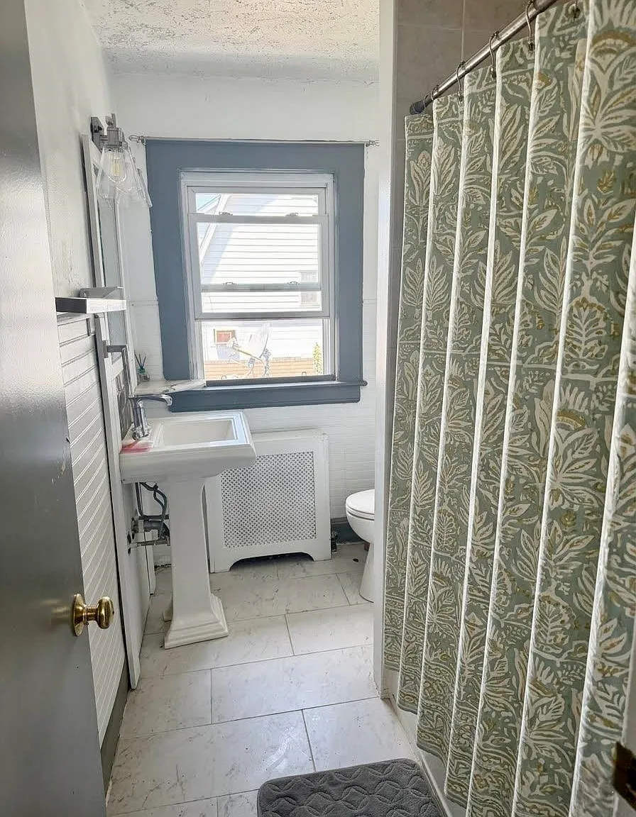 2 bed, 1.0 bath, $2,250 — Photo 2