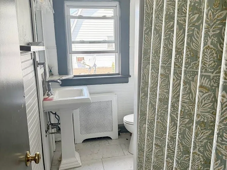 191 Hollywood Ave — Photo 2