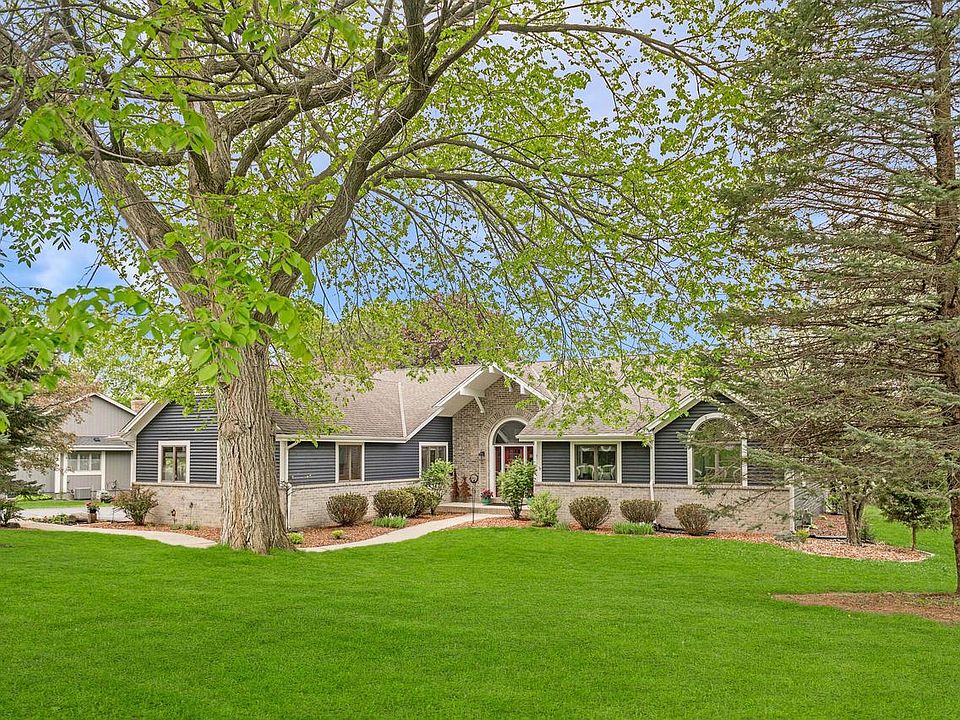 W281N1811 Golf View Dr, Pewaukee, WI 53072 Zillow