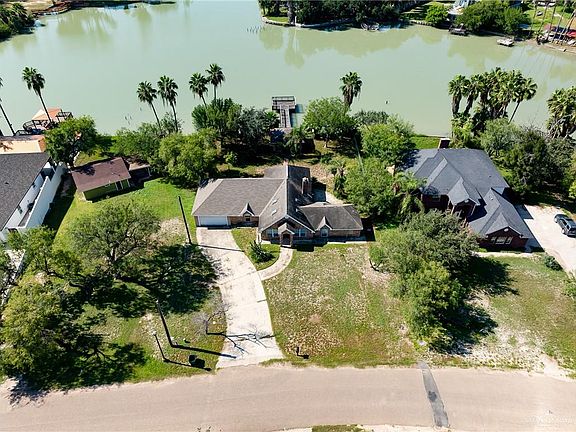 2nd image of 829 E Kika De La Garza Blvd