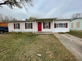 813 Vaquero St, White Settlement, TX 76108