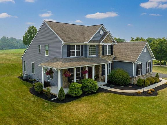 3rd image of 30 Grandview Ln