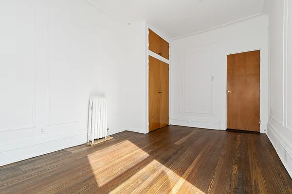 Rented by Monarch Realty Holdings | media 19