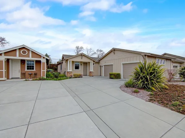 9313 Oak Trail Circle, Santa Rosa, CA 95409