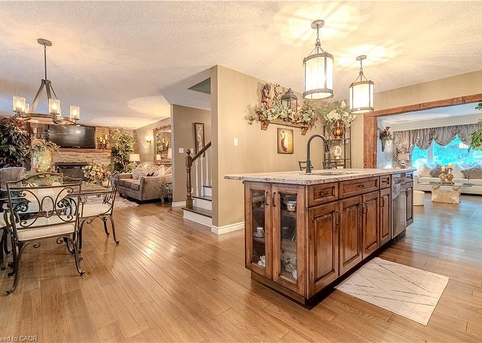 1st image of 68 Georgian St