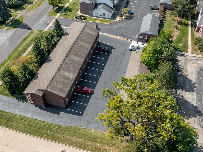 Center in the Falls — Photo 4