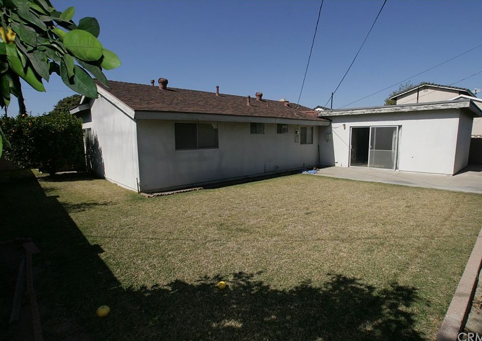 2nd image of 12112 Diamond St