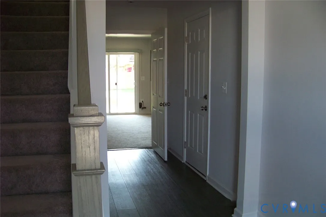 4 bed, 4.0 bath, 2400 sqft, $2,750 — Photo 2