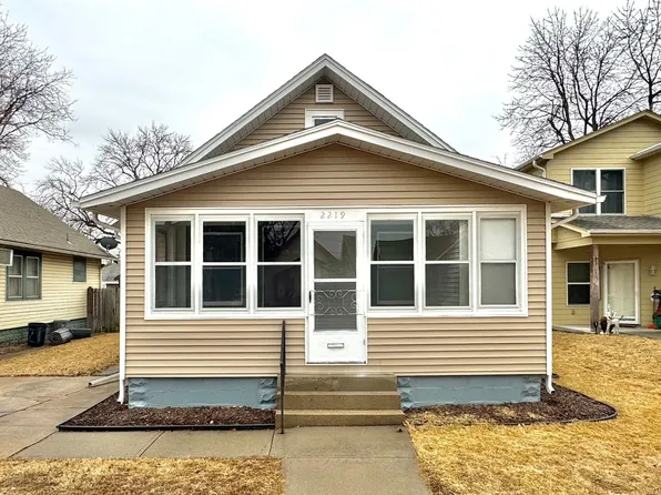 2219 Avenue F, Council Bluffs, IA 51501