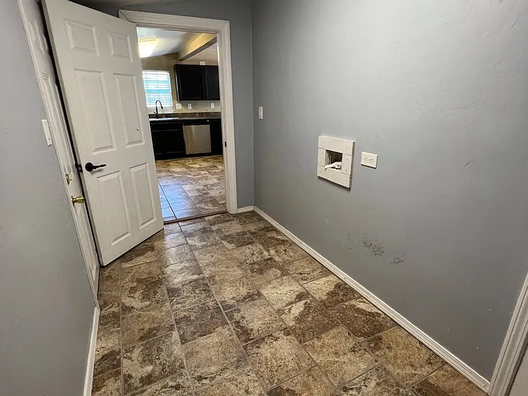 4108 S Washington St — Photo 10