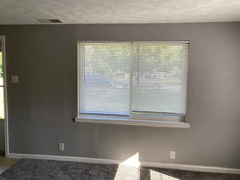 827 W Berry Ave — Photo 7