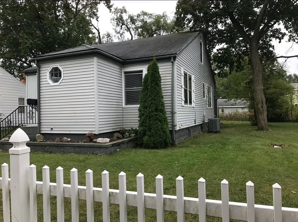 3 bed, 1980 sqft, $1,400 — Photo 4