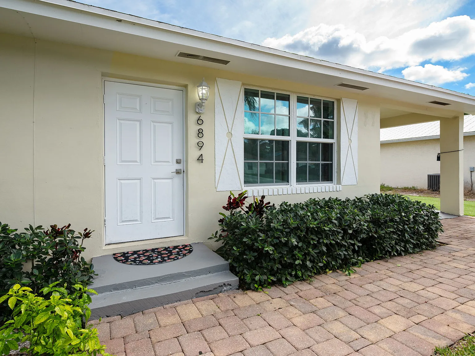 2 bed, 780 sqft, $2,800 — Photo 2