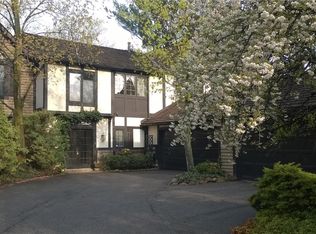 9 Hidden Valley #9, Rocky River, OH 44116