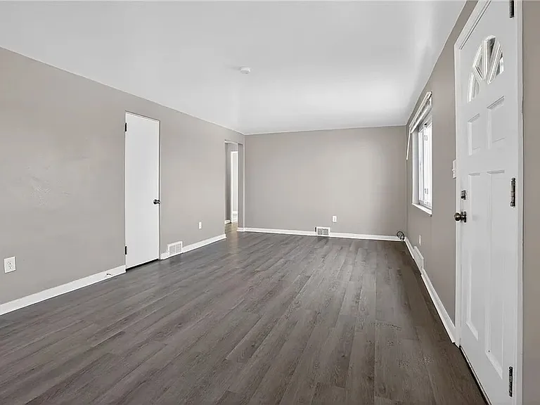 8030 Lincoln Rd — Photo 5