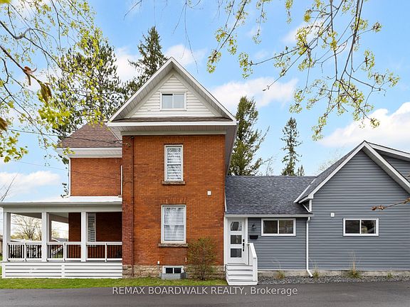 2nd image of 45 A Drummond St W