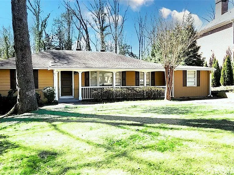 3022 Templewood Dr NE — Photo 1
