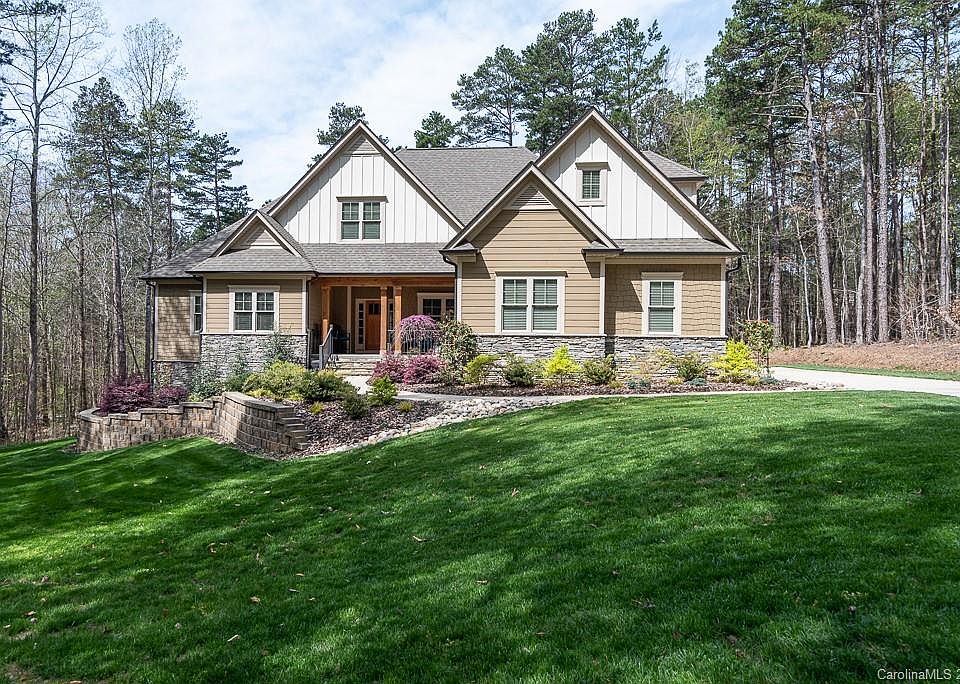 1st image of 117 Hawksnest Ln