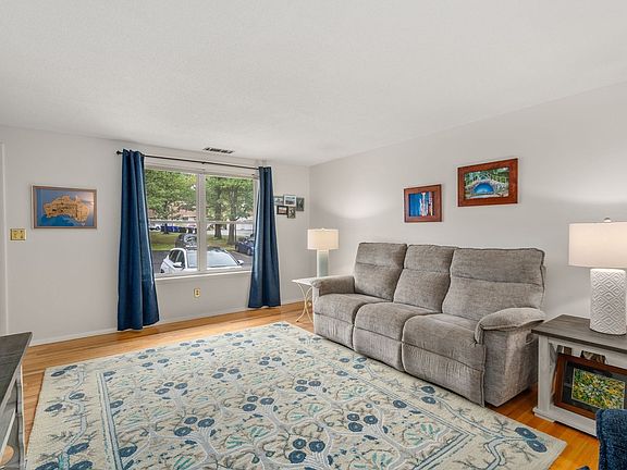 2nd image of 45 Granby Hts #45